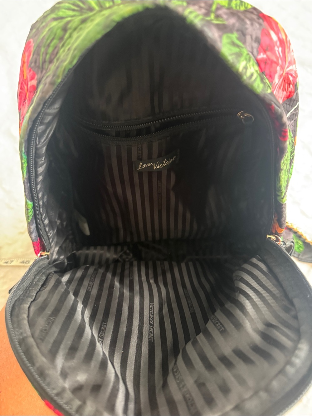 Victoria's Secret Black Tropical Floral Mini Backpack with Gold Chain - Picture 5 of 5